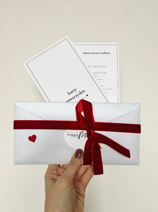 karty towarzyskie // miłosne historie randkowe